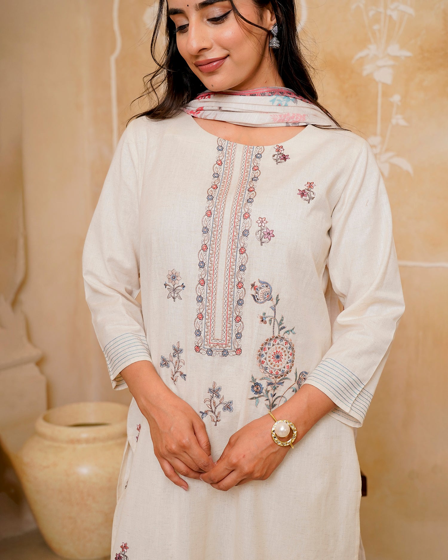 Offwhite Charm Blooming Suit Set