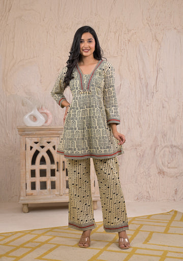 Blockbuster beige coord set