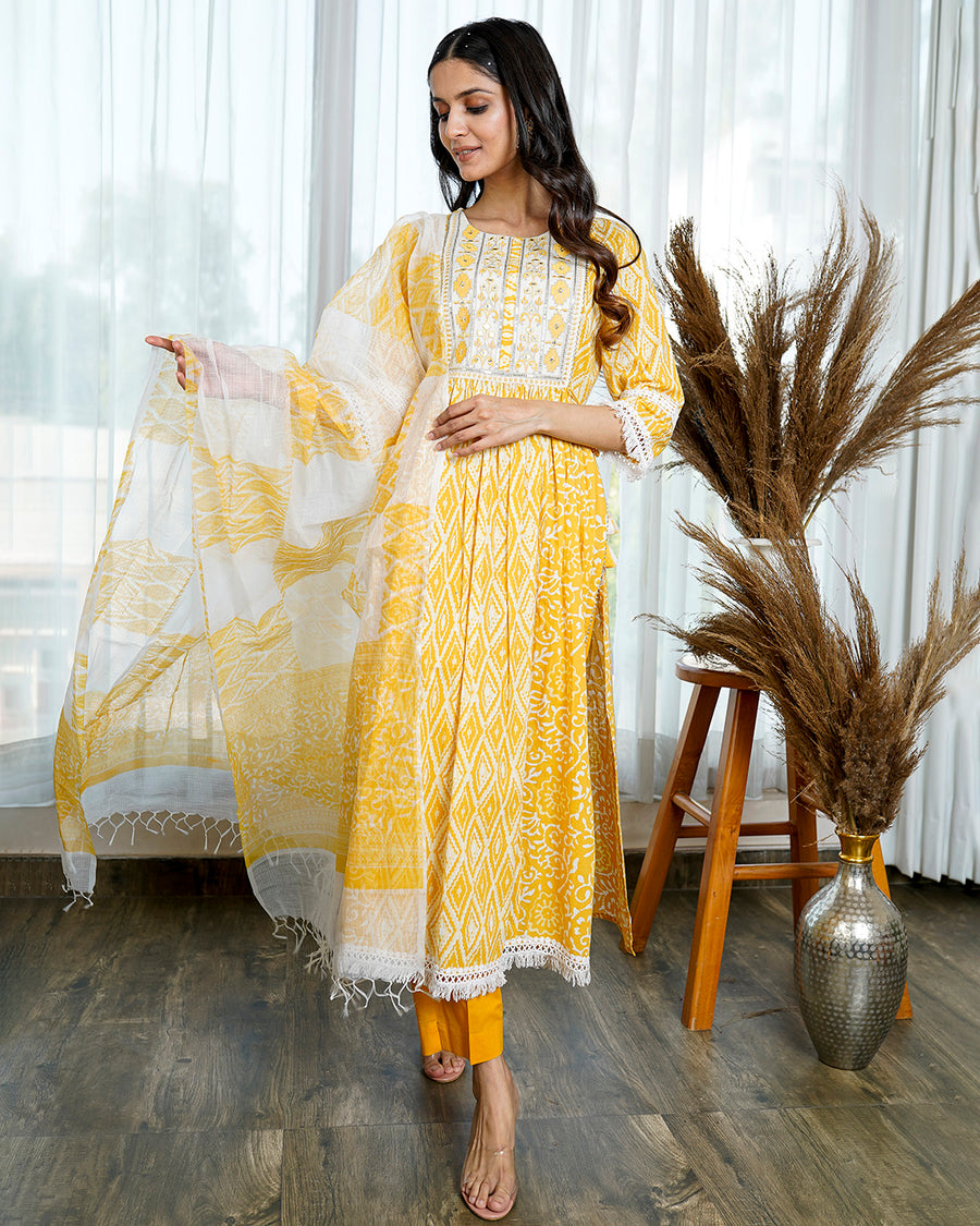 Yellow Misty high-slit suit set