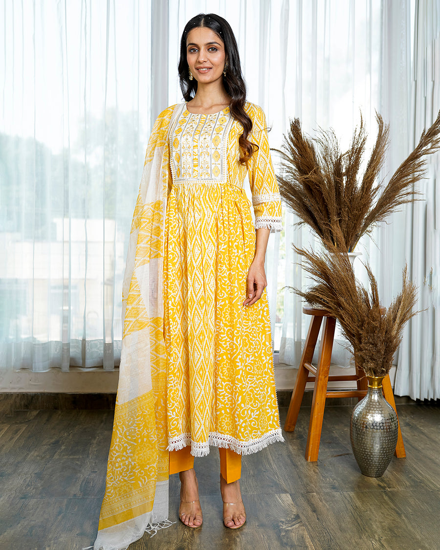 Yellow Misty high-slit suit set